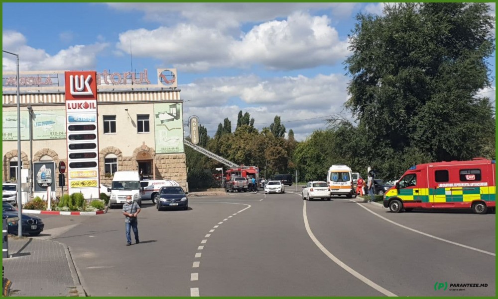 VIDEO // Incendiu în centrul Capitalei. O fabrică de mobilă a luat foc